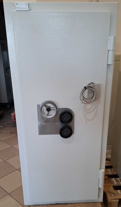 Sejf kasa pancerna Konsmetal KPP 150, IV klasa, 1140 kg