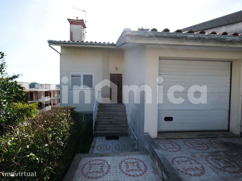 Moradia T3 (Gaveto) - Arrendamento!