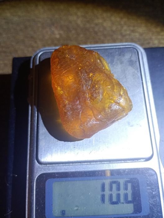 Bursztyn bałtycki surowy