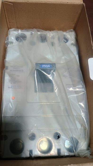 Автомат 250А АВ3004 PF та 160А ELVERT