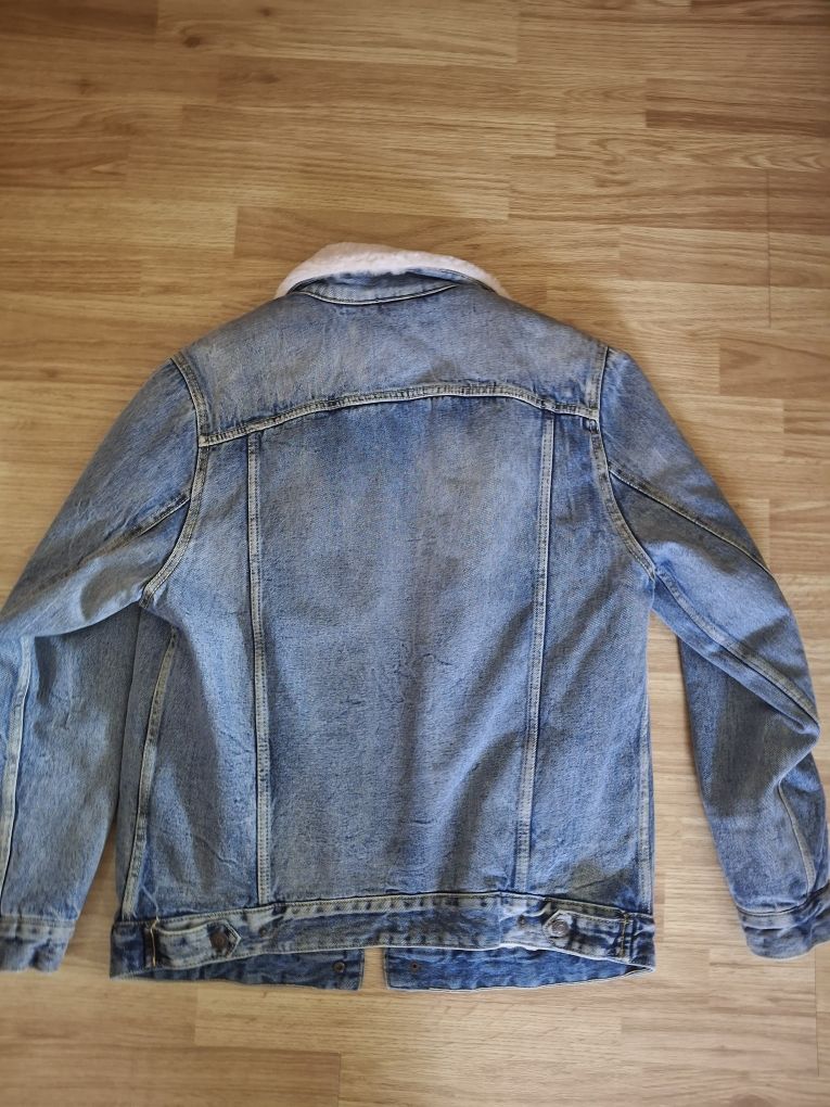 Хутряна джинсовка Pull&Bear