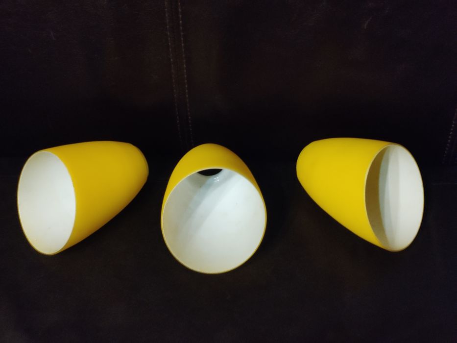 Niebieski żyrandol, 3 punkty świetlne, żółte klosze