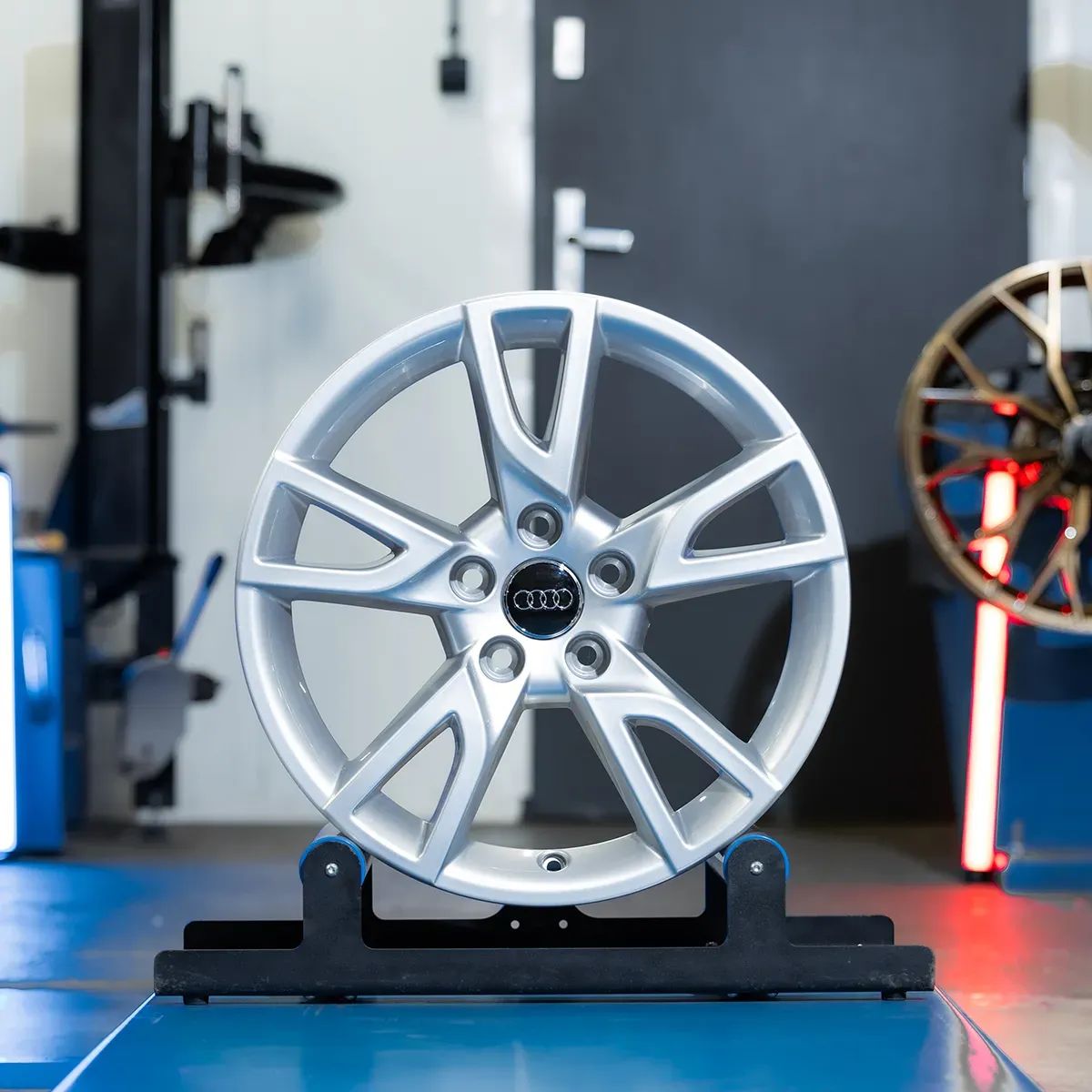 NOWE ORYGINALNE Felgi Audi 17" A3 A4 A6 A8 Q3 TT