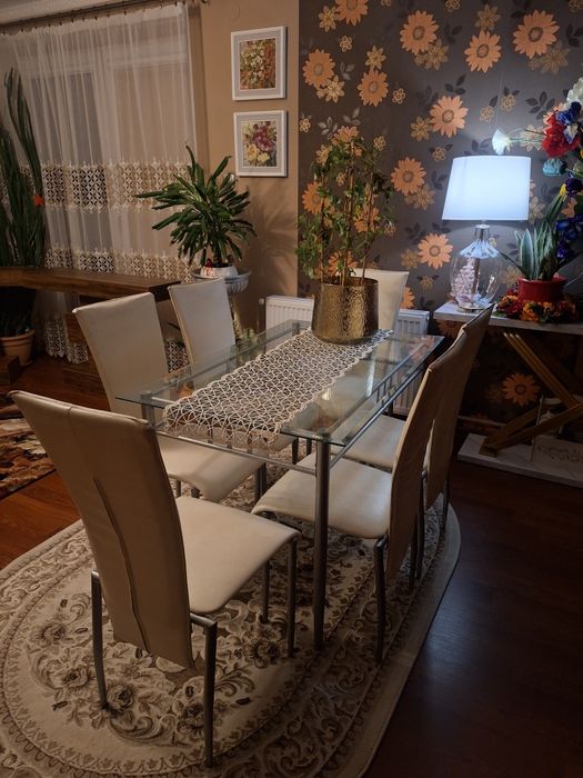 sprzedam stół i krzesła