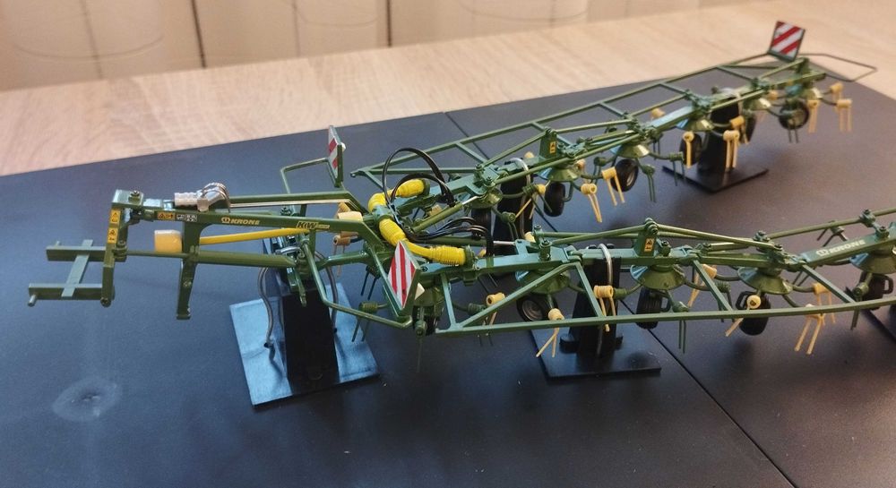 1:32 KRONE KW 15.02/14T od Universal Hobbies