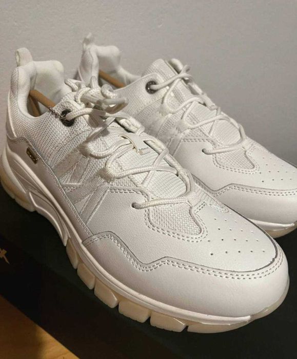 Нові, стильні кросівки від фірми Mexx