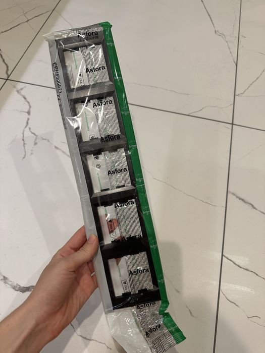 Рамки до розеток Schneider Asfora антрацит