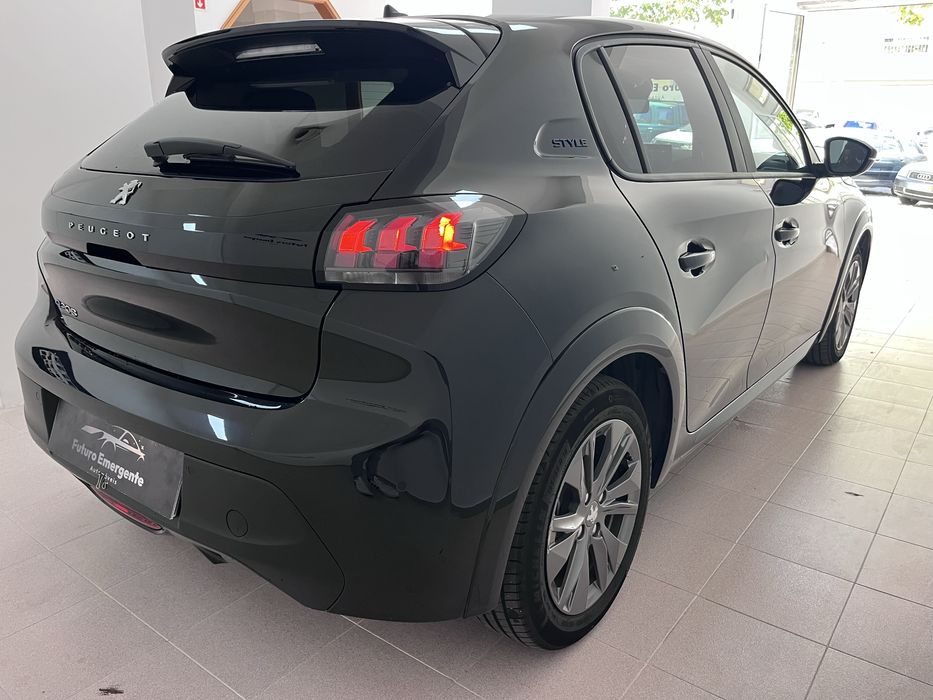 Peugeot e-208 Ano 2023