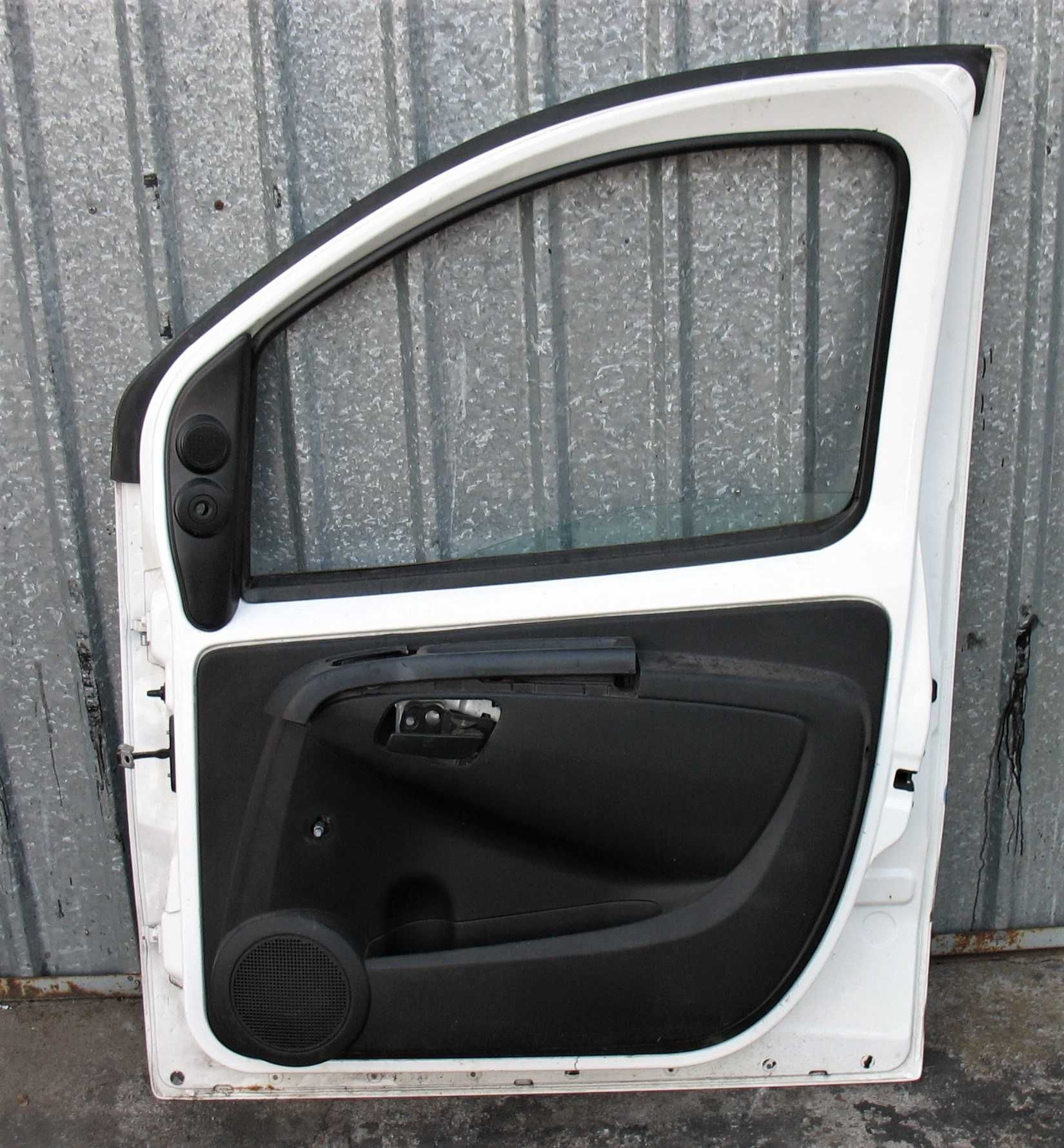 Fiat Fiorino Nemo Biper 07-16 Drzwi Prawe przód