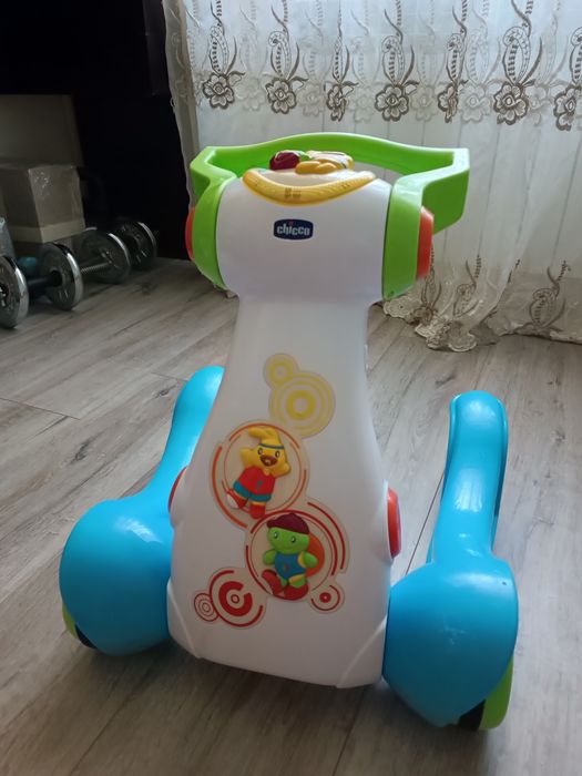 Толокар, каталка, ходунки дитячі Chicco "Перший забіг"