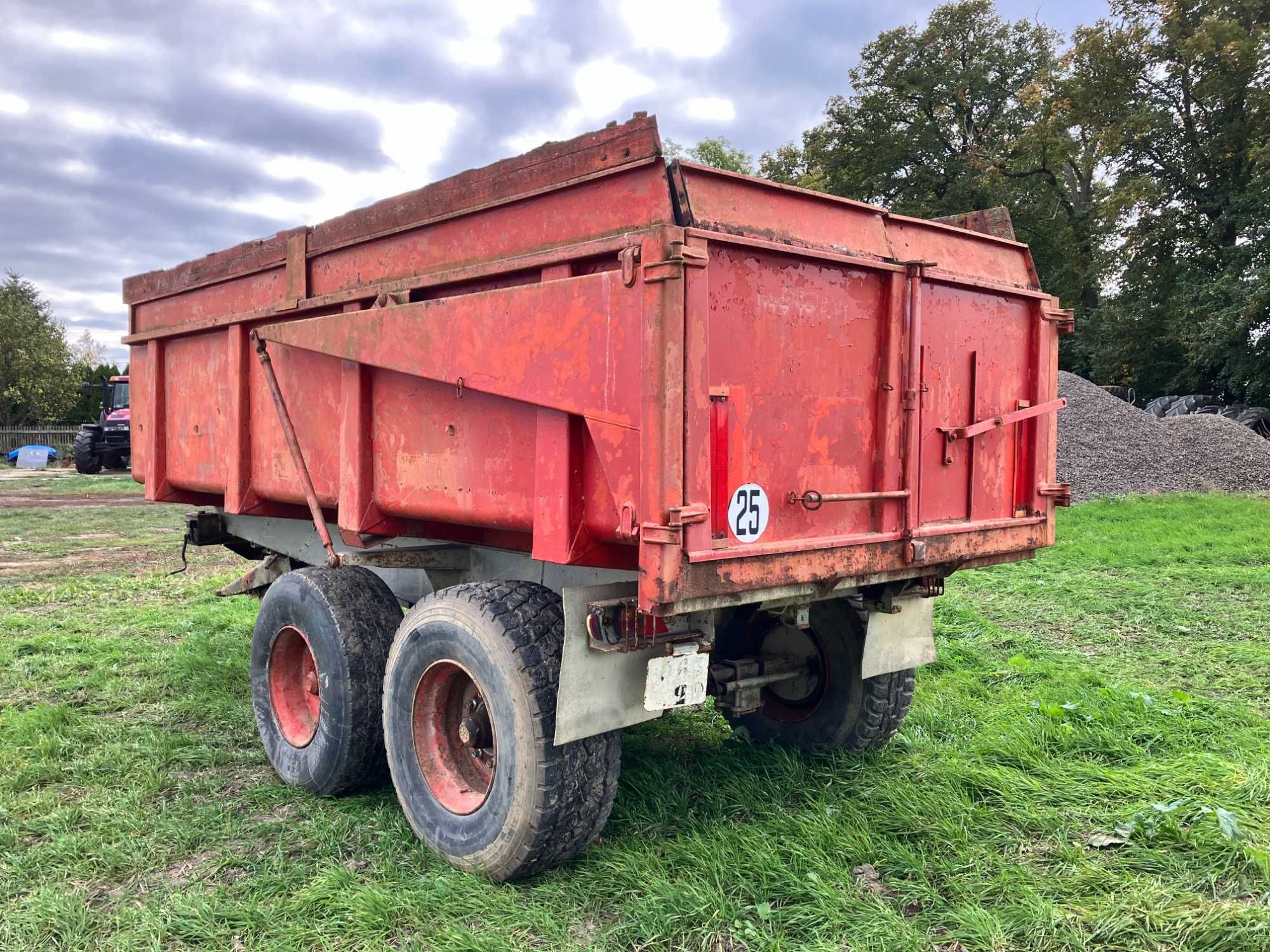 Przyczepa tandem skorupa 12 T     Możliwy transport