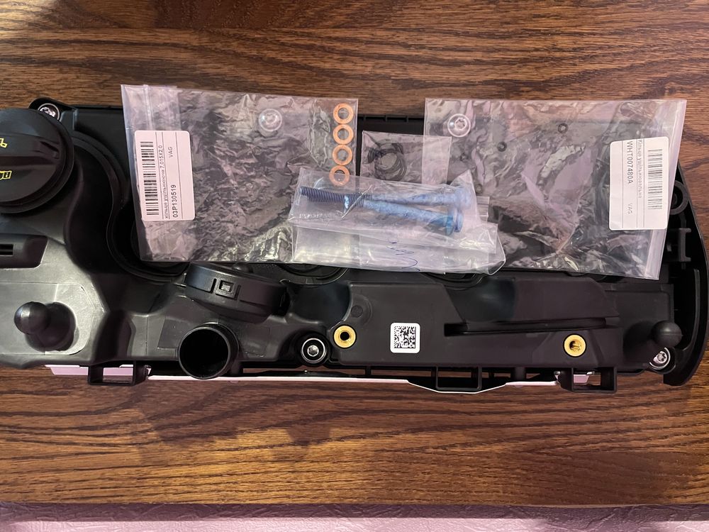 Клапанная крышка VAG оригинал 04L103469Q двигатель EA288 1,6/2,0 tdi