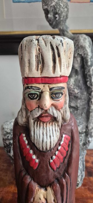 Drewniana rzeźba ludowa "Żyd z laską" antyk schowek na butelke boho