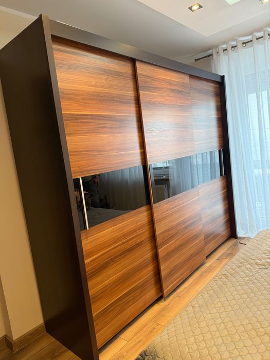 Duża szafa długość 250cm