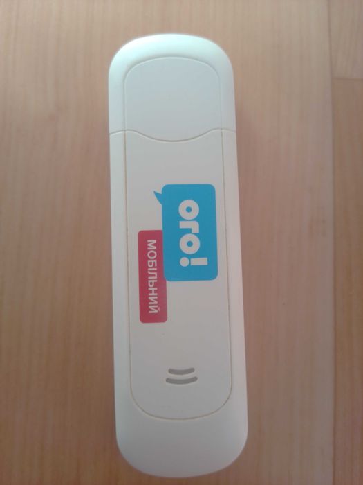 Продам модем HUAWEI под USB с слотом под карту памяти Micro SD