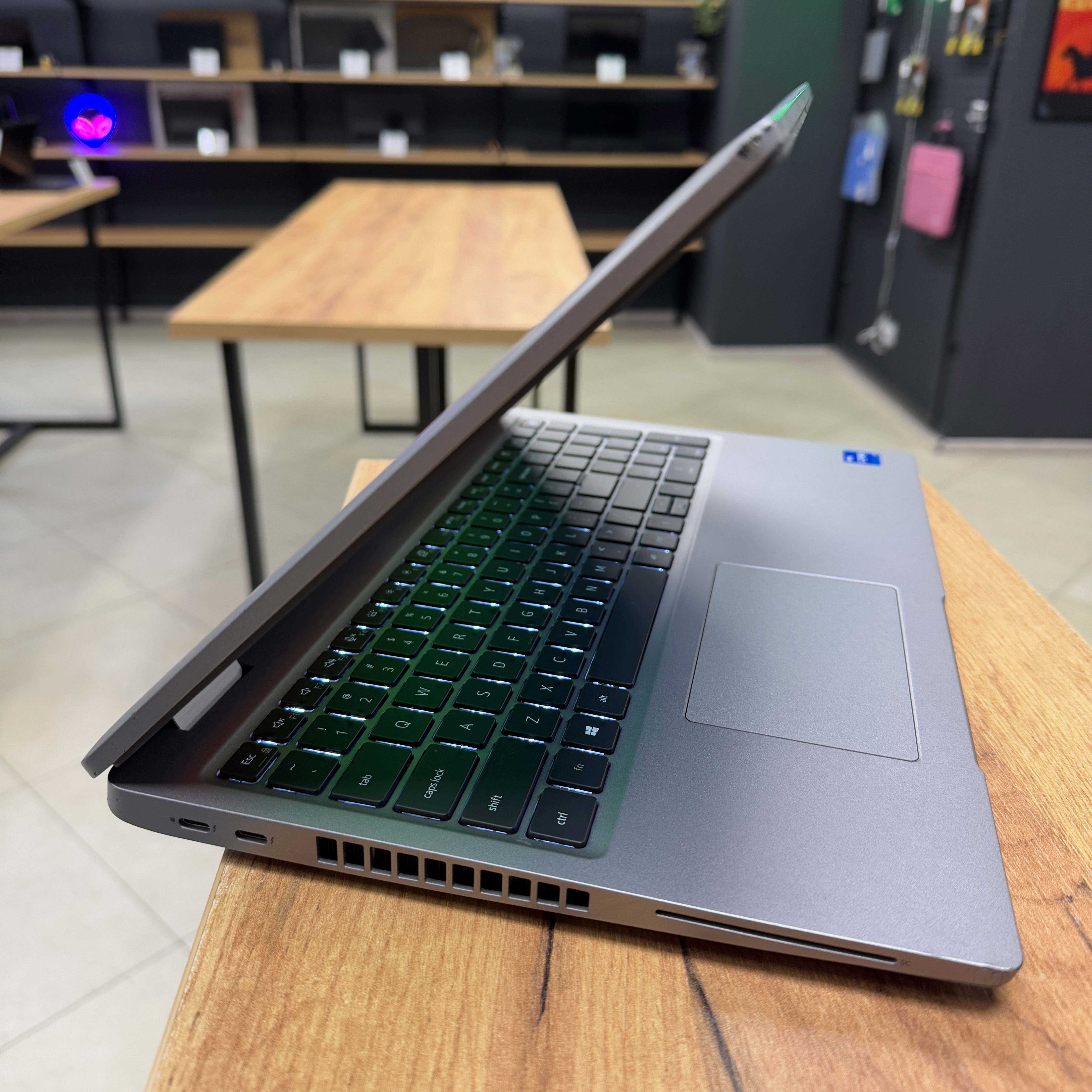 Ноутбук Dell Latitude 5520 (FHD, IPS) - i7 1185G7 4 ядра/Iris Xe/16 GB