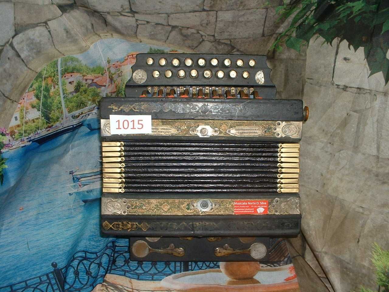 Concertina para venda N, 915