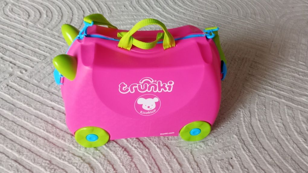 Walizka jeździk  Trunki
