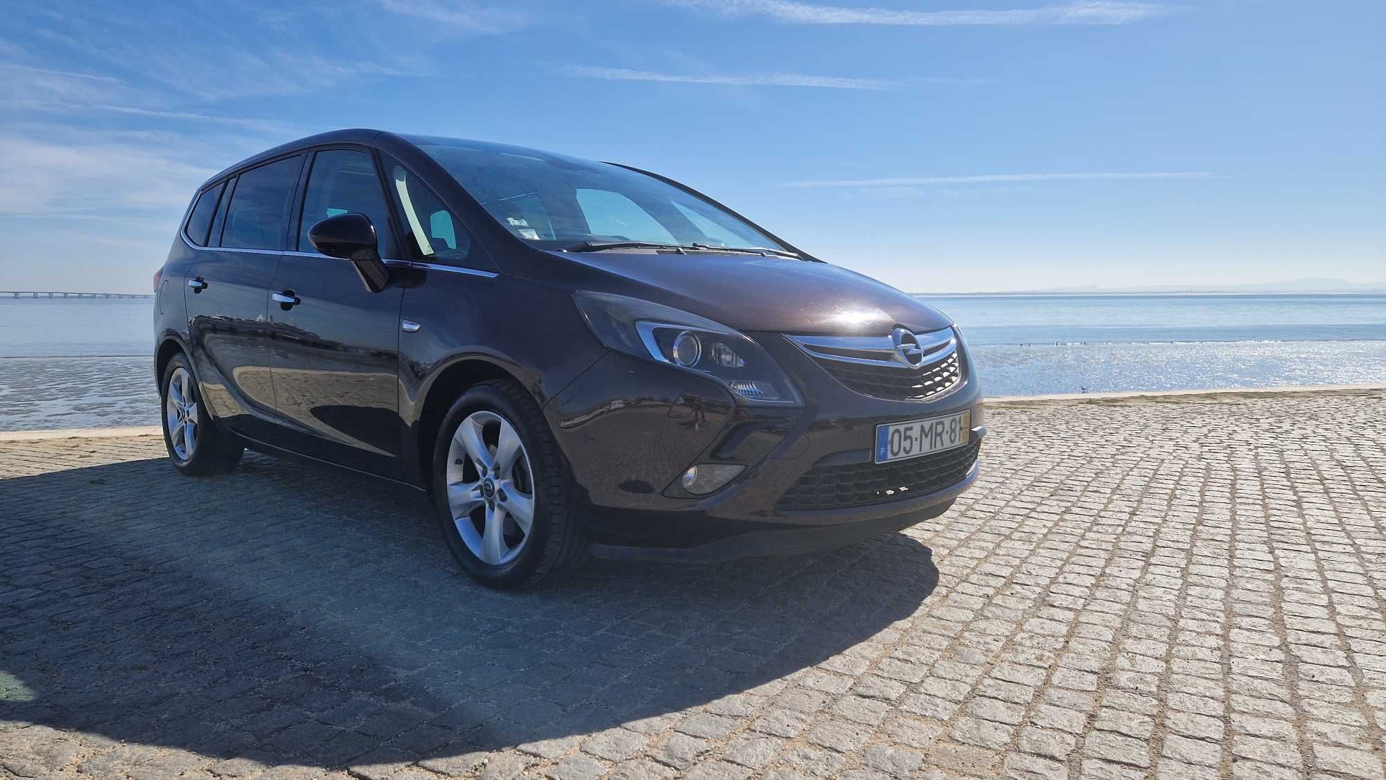 Opel Zafira 2.0 CDTi Cosmos, pele e tecto panoramico