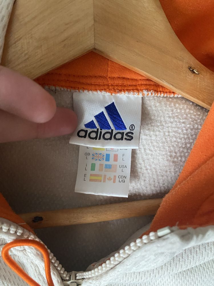 Adidas  стан новий одяг