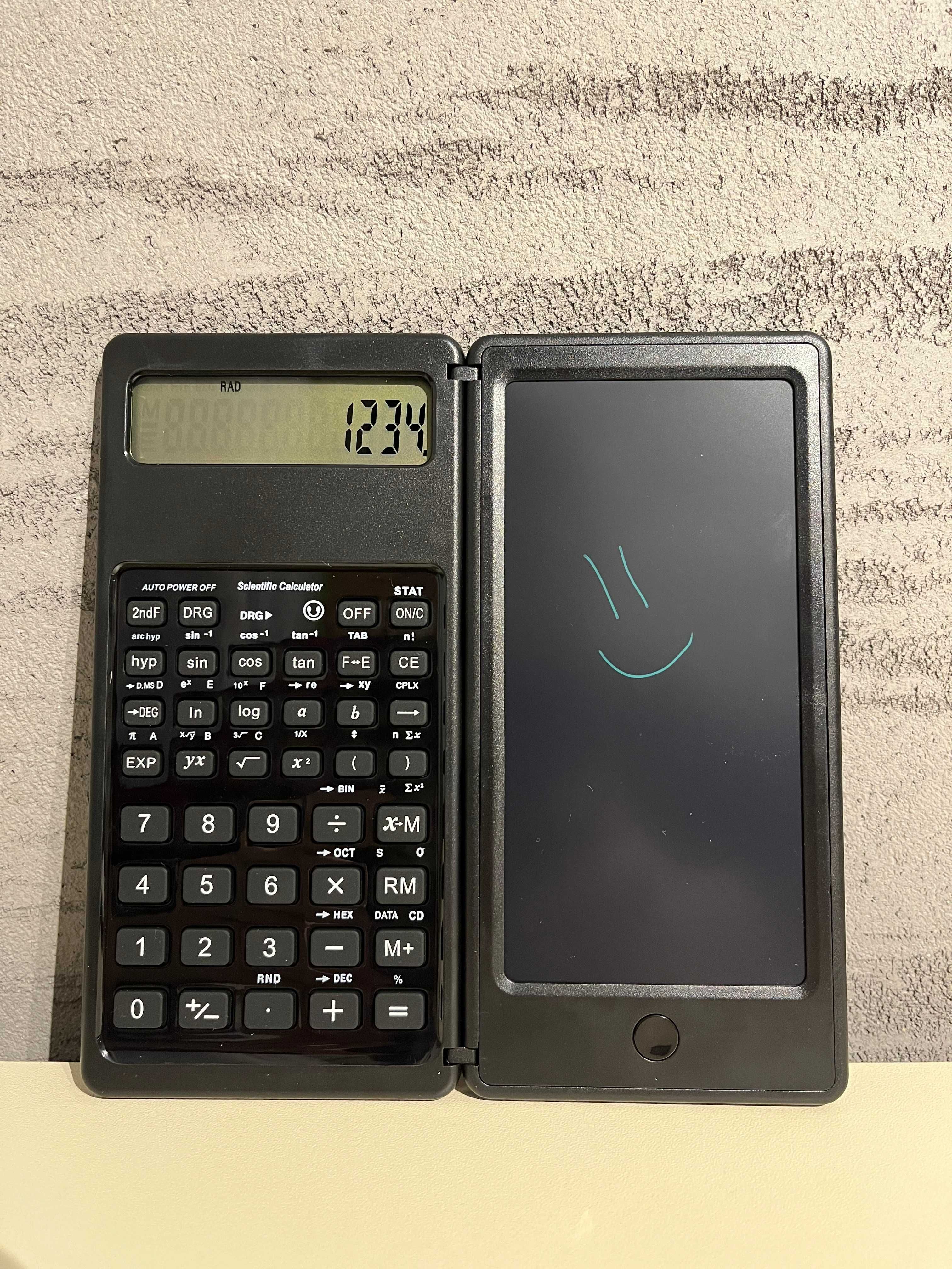 Naukowy kalkulator z notatnikiem