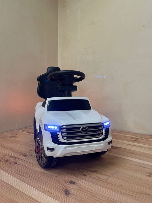 Дитячий електромобіль толокар М 6054 BLR-1 Toyota