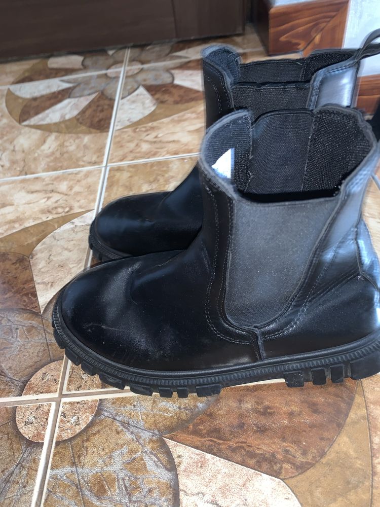 Buty damskue botki rozm39