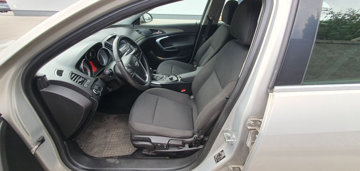 Opel Insignia 2.0 CDTI 130KM. Bezwypadkowy! Długie opłaty. Stan BDB.