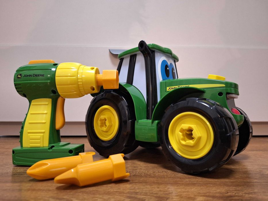Zbuduj traktor John Deere Tomy