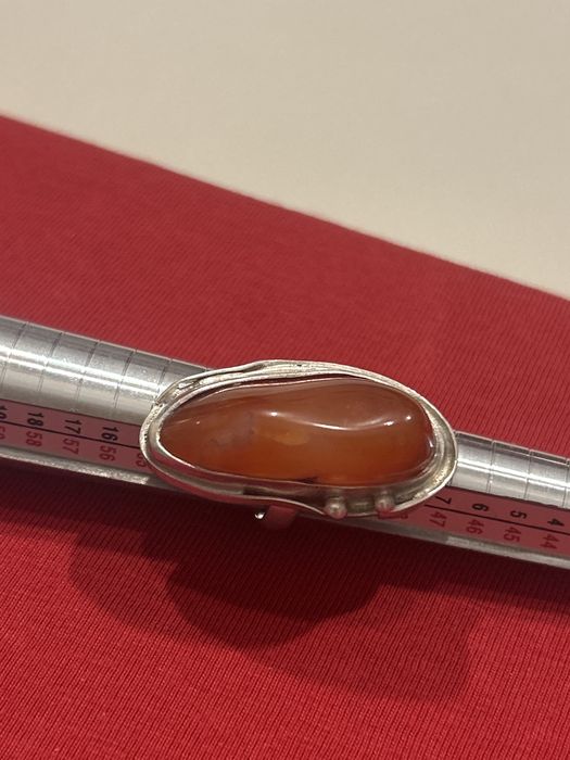 Srebrny pierscionek z karneolem w stylu ORNO