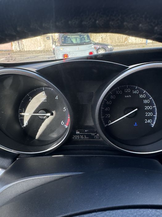 Mazda 3 - Gasoleo - 209000