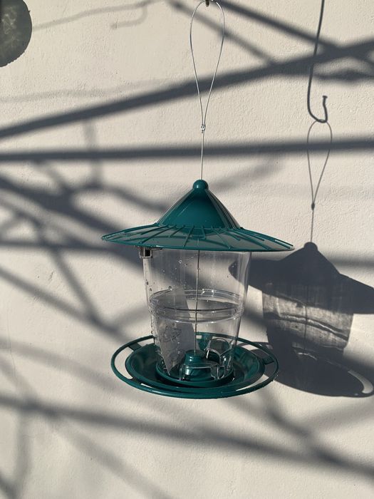 Кормушка для птиц уличная двухсегментная раскладная