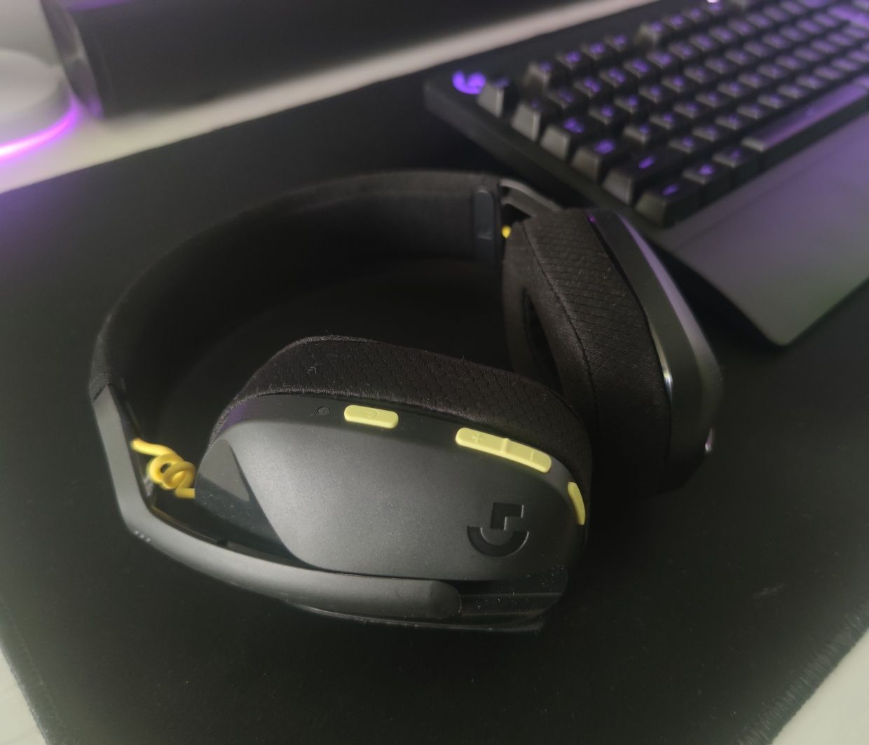 Комплект Logitech: клавіатура G213/мишка G403 Hero/навушники G435
