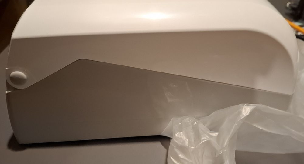 Podajnik na ręczniki papierowe – nowy