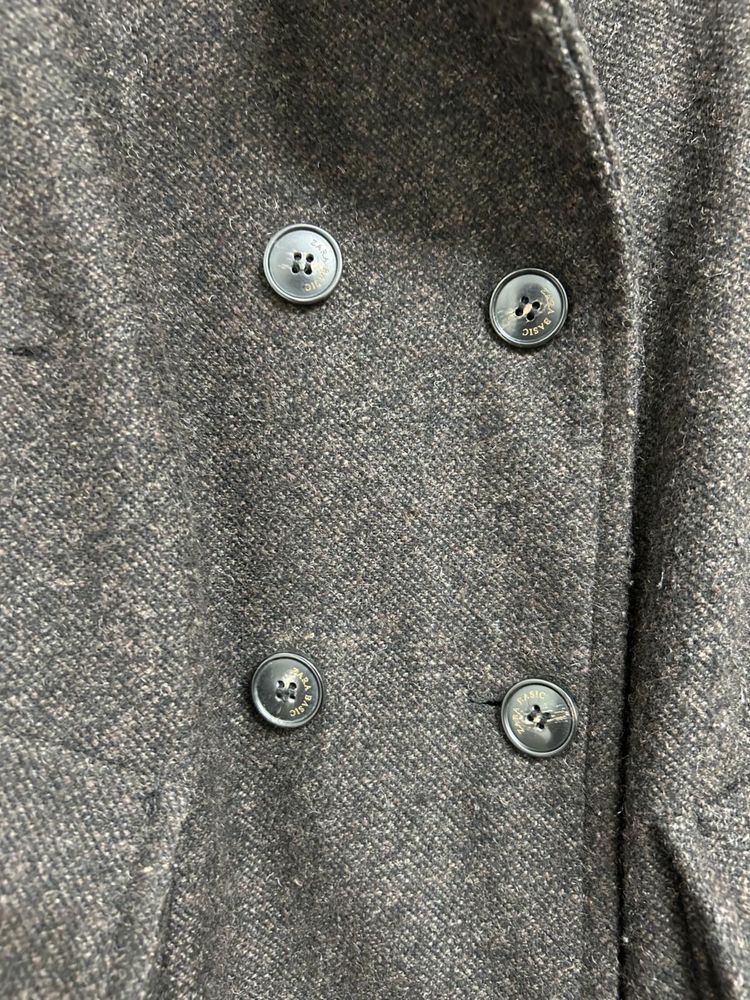 Casaco muito quentinho da Zara. Como novo. Só 15€