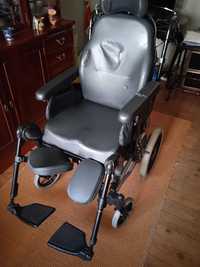 Cadeira de rodas manual, basculante marca breezy