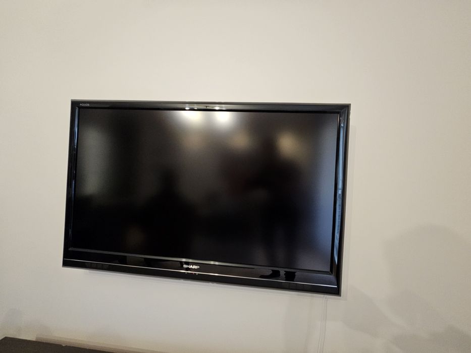 Telewizor Sharp LC-46DH66E, bez podstawki.