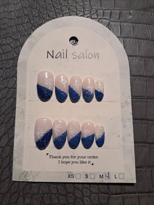 Press on nails. Handmade. Tipsy. Świąteczne.