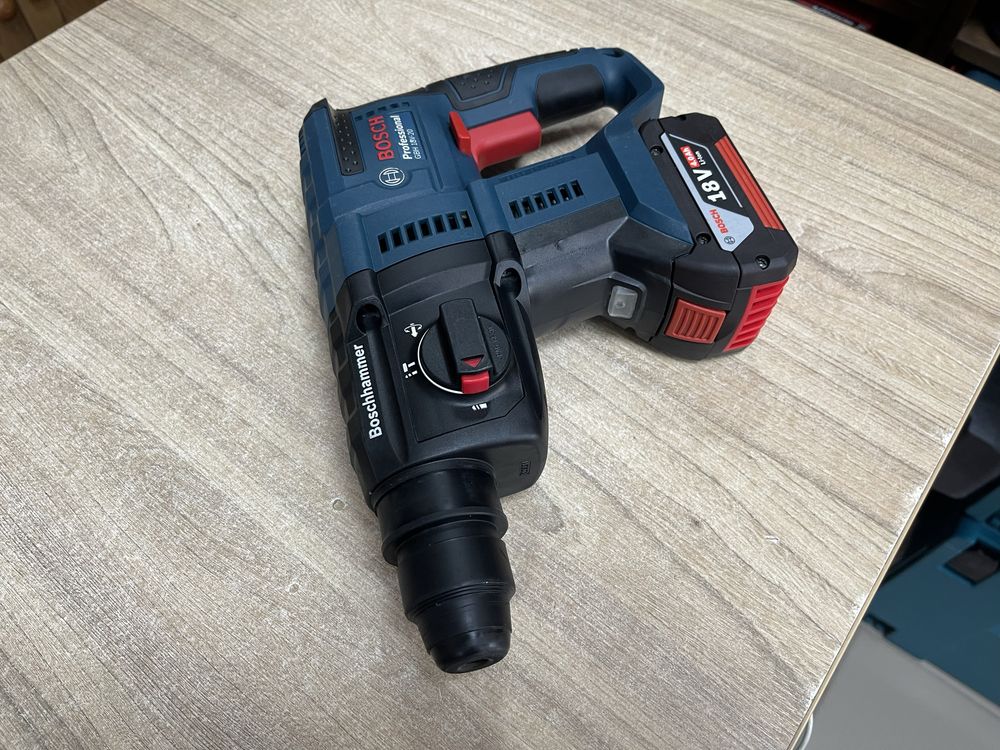 Bosch GBH 18V-20 / акумуляторний перфоратор Бош