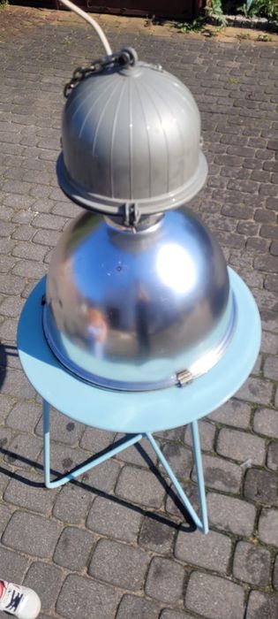 Lampy loftowe, duże. 8 sztuk dostępnych.