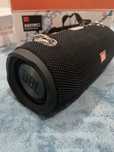 Coluna de som tipo JBL