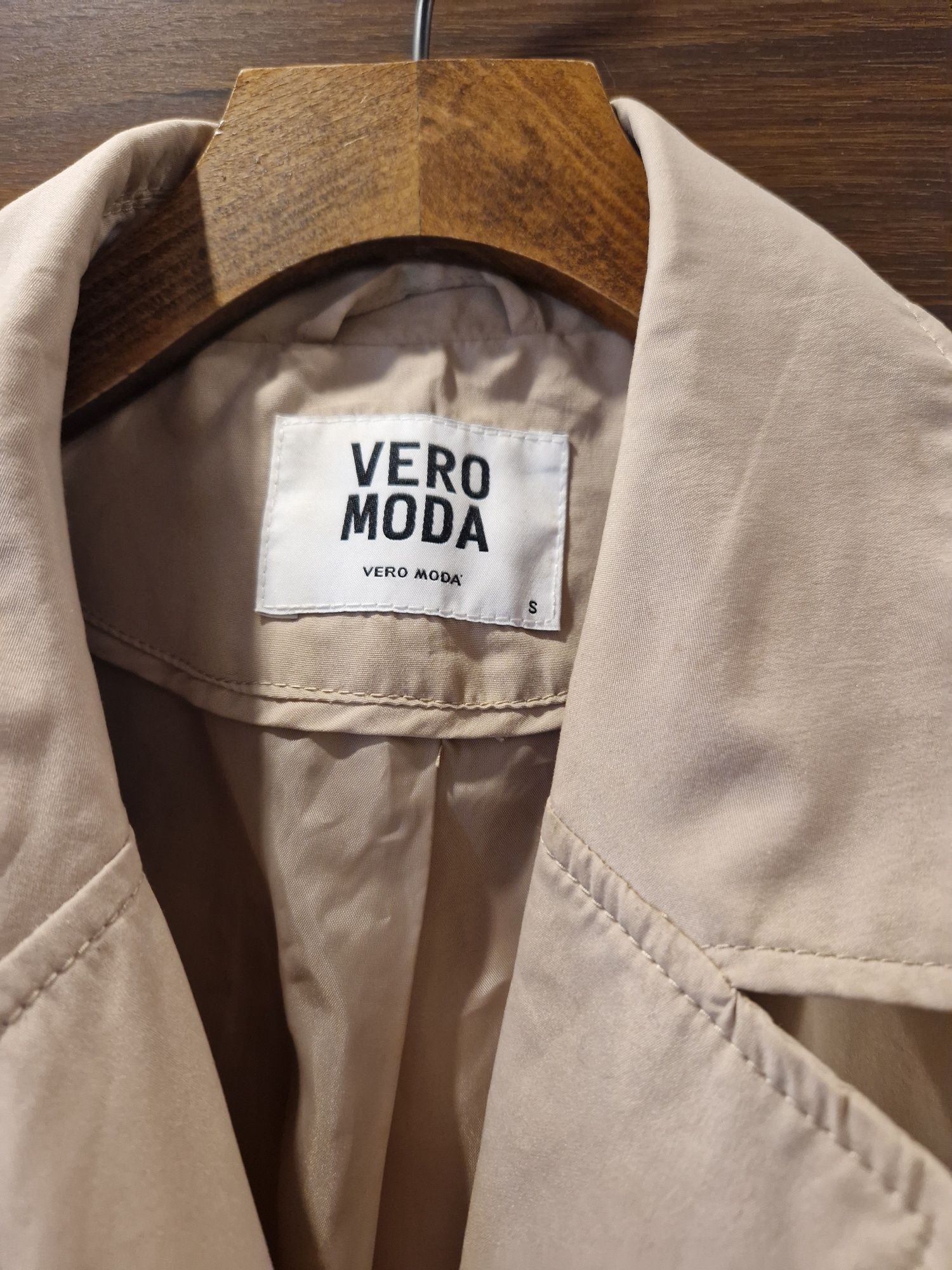 Kurtka trencz krótką Vero Moda rozmiar S