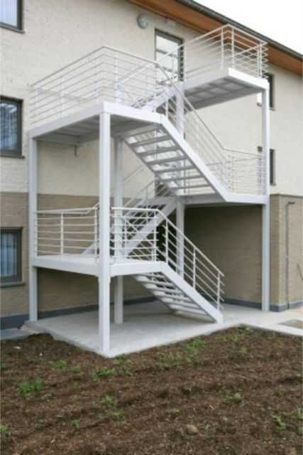 Основы железных лестниц