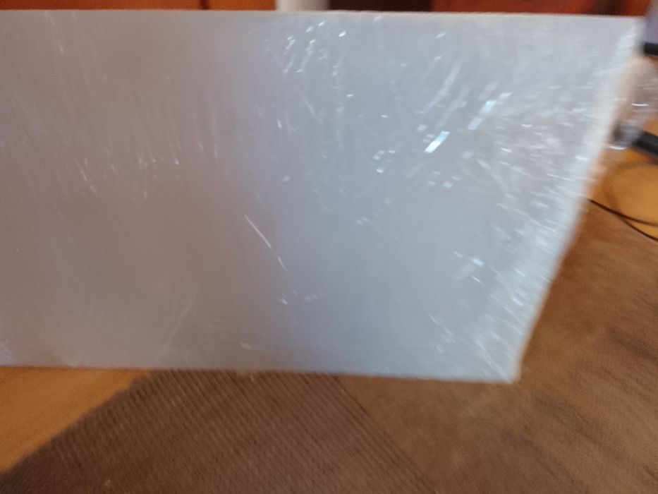 Płyta plexi 117x56x0,4 cm