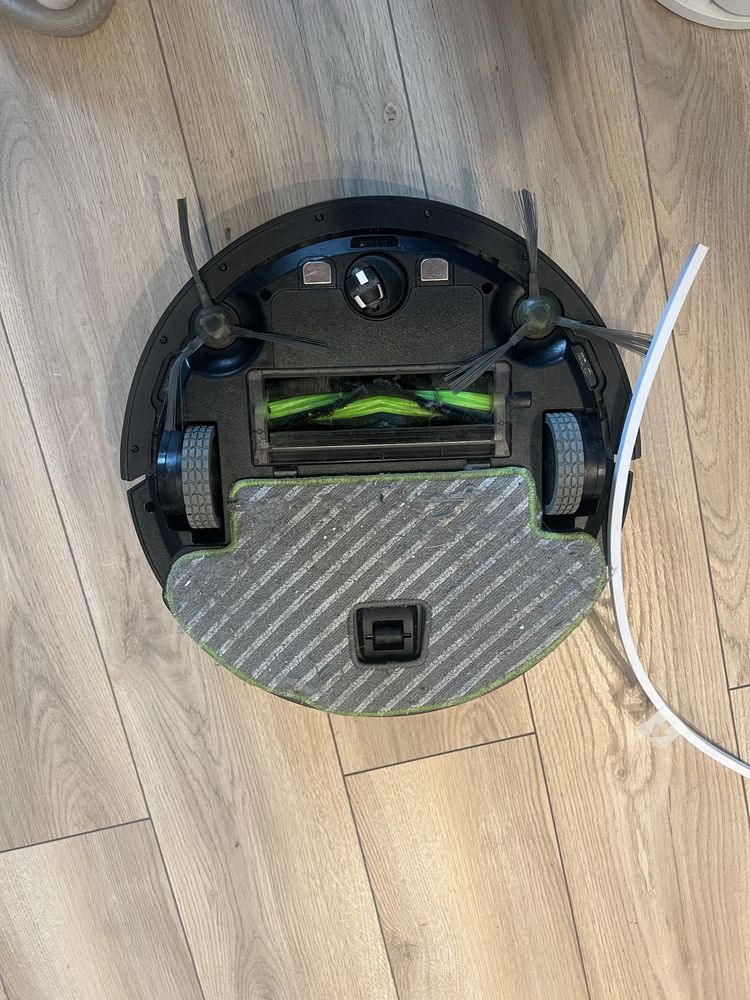 Roomba Combo ( odkurzacz & mop )