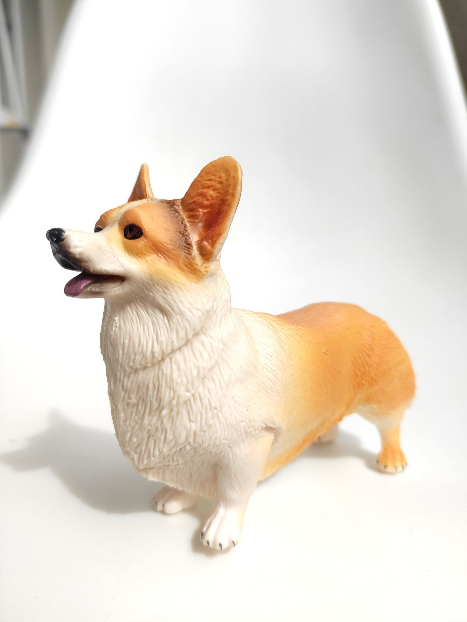 Figurka psa Corgi