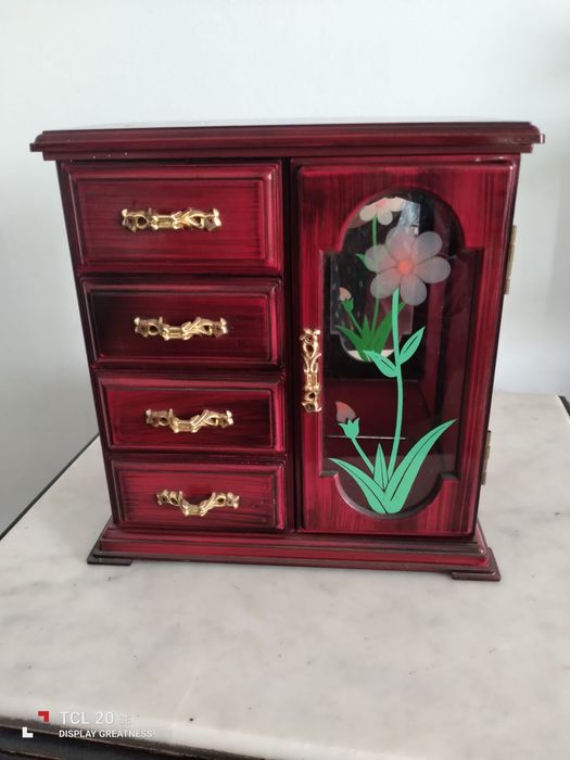 Belíssima Caixa Porta-Jóias com Músic