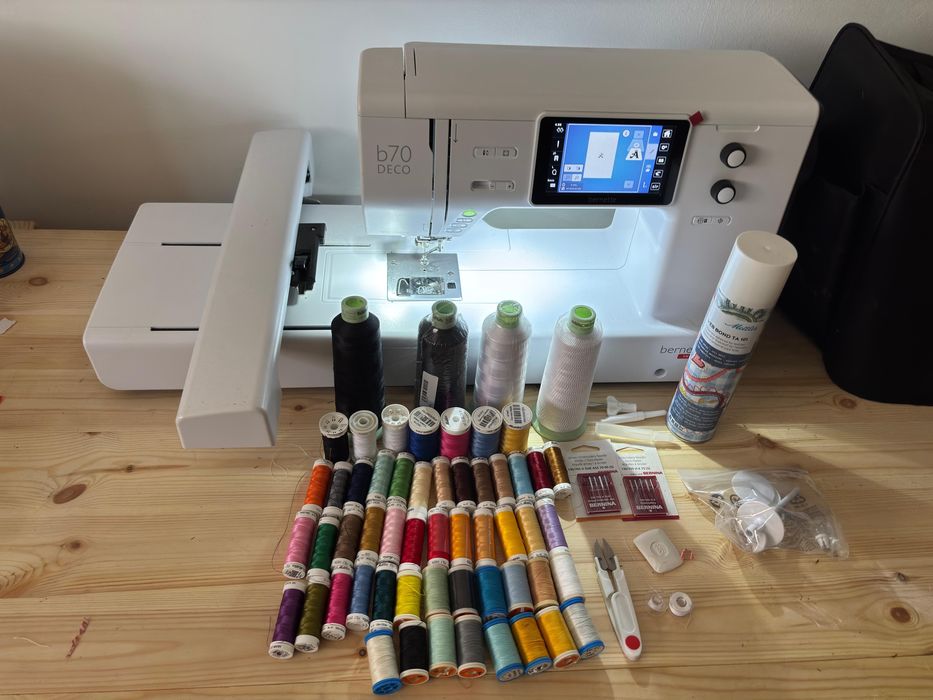 Máquina de bordar Bernette 70 Deco — Como nova + extras