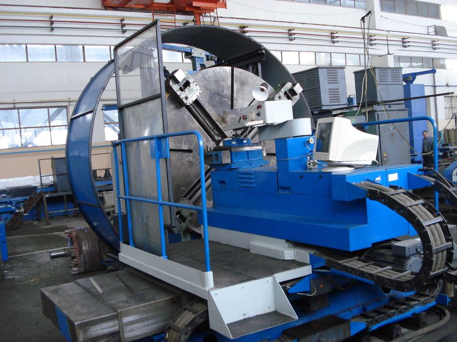 Лоботокарный станок 1М692Ф3