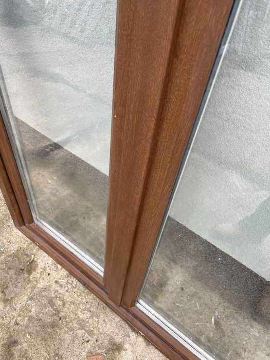 Okno okna dwuskrzydłowe brąz